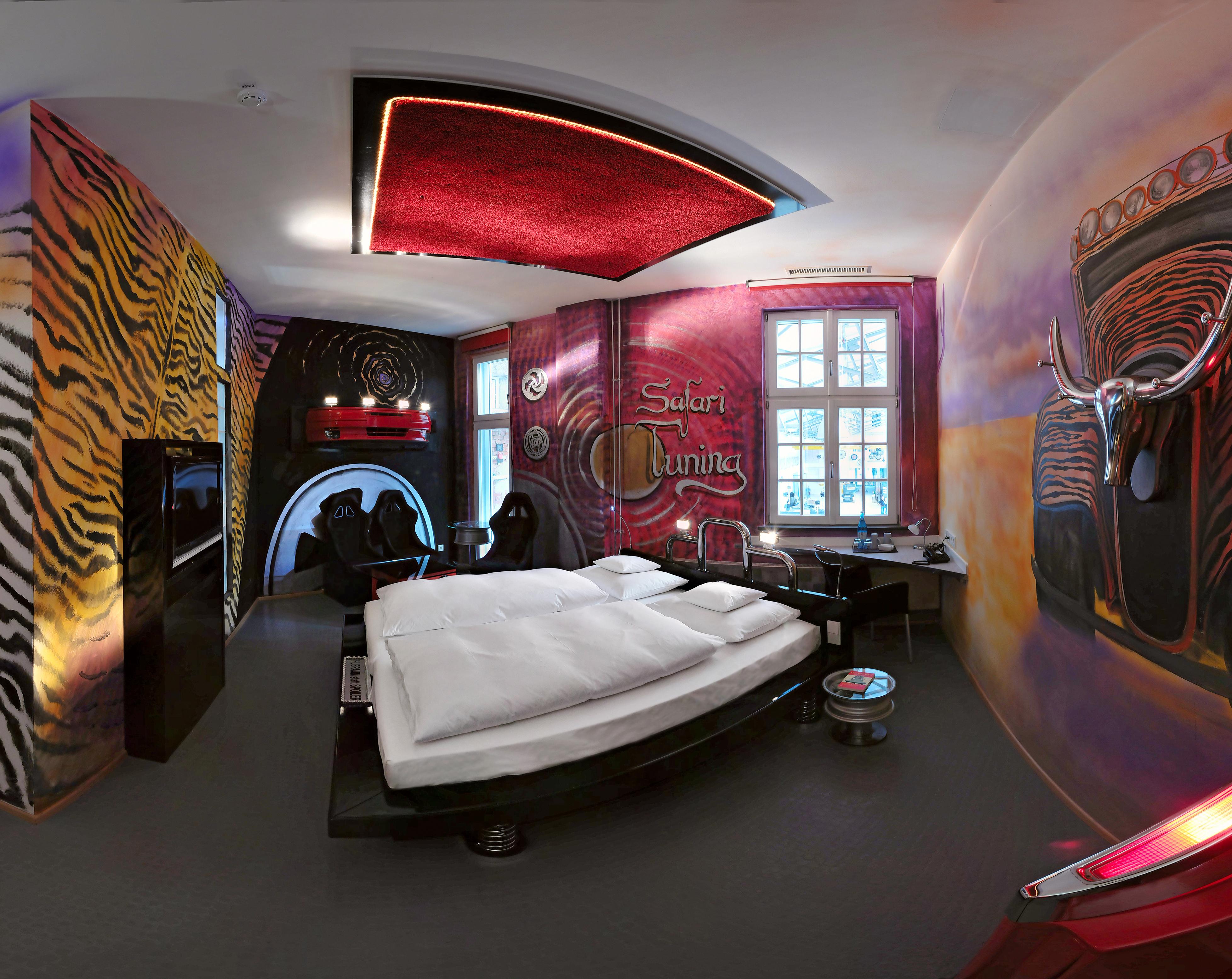 V8 Hotel Classic Motorworld Region Stuttgart بوبلنغ المظهر الخارجي الصورة
